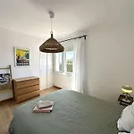 La Tancade, Pour 8 Personnes Avec Vue A 5 Minutes De La De L'almanarre A Villa *