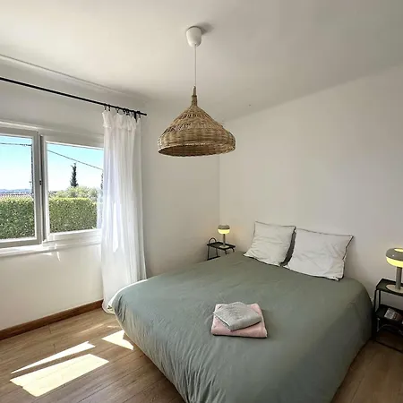 别墅 La Tancade, Pour 8 Personnes Avec Vue A 5 Minutes De La De L'almanarre A 耶尔
