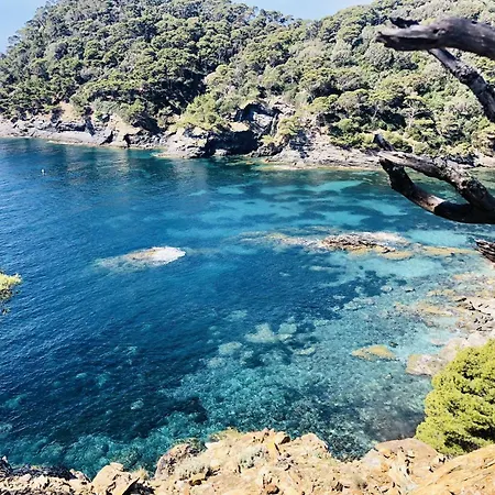 빌라 La Tancade, Pour 8 Personnes Avec Vue A 5 Minutes De La De L'almanarre A