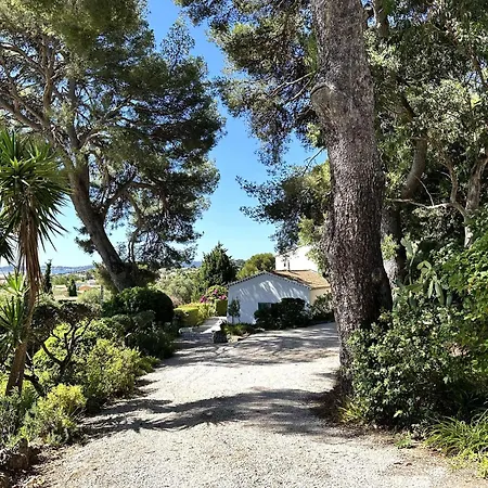 别墅 La Tancade, Pour 8 Personnes Avec Vue A 5 Minutes De La De L'almanarre A *